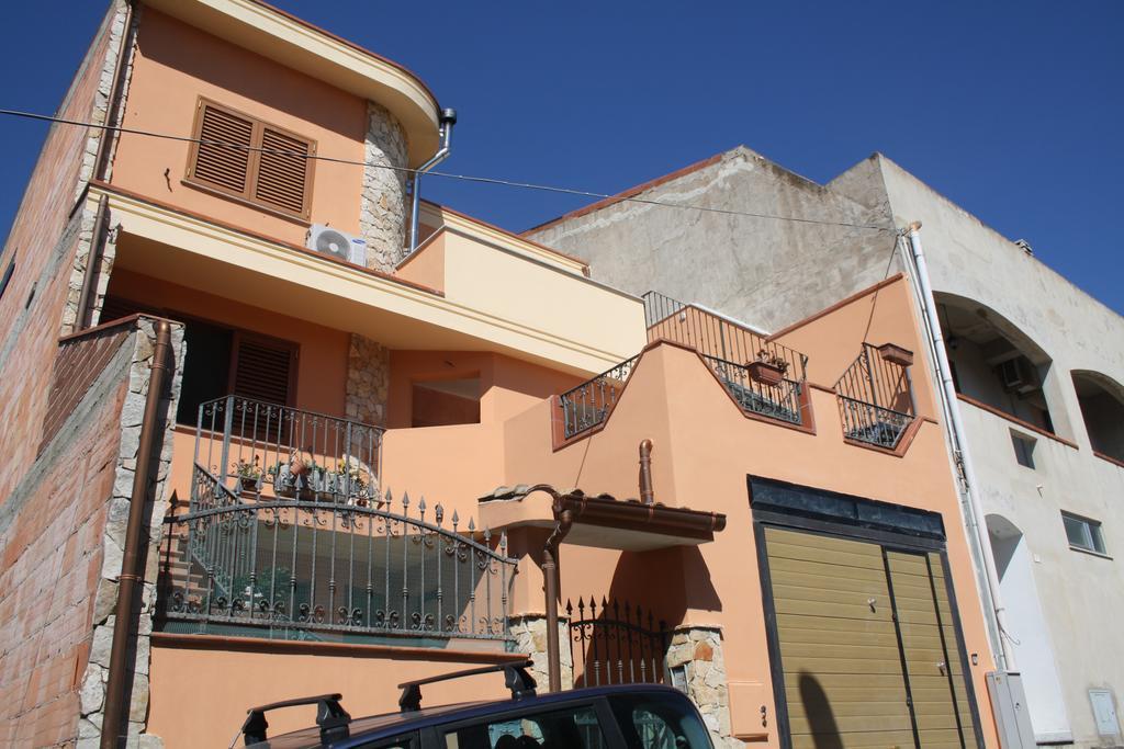 ヴィッラプッツ La Pavoncella Bed & Breakfast エクステリア 写真