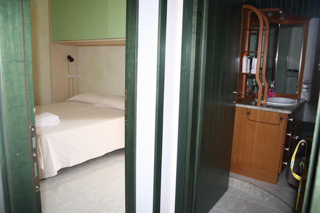 ヴィッラプッツ La Pavoncella Bed & Breakfast エクステリア 写真