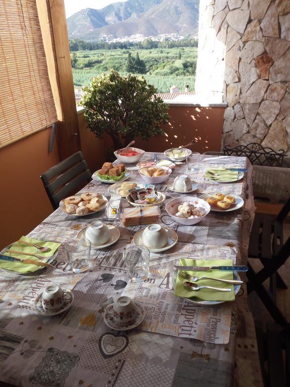 ヴィッラプッツ La Pavoncella Bed & Breakfast エクステリア 写真
